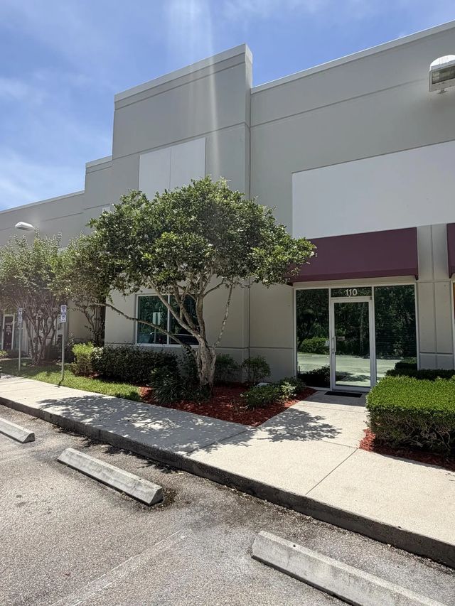 2 of 9 - 575 Nw Mercantile Place #110, Port St. Lucie, FL