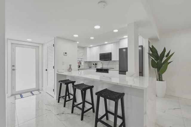 9523 N Hollybrook Lake Drive #103, Pembroke Pines