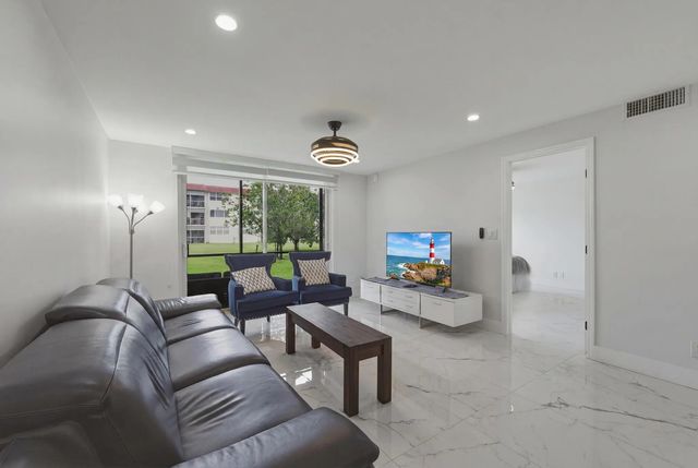 3 of 50 - 9523 N Hollybrook Lake Drive #103, Pembroke Pines, FL