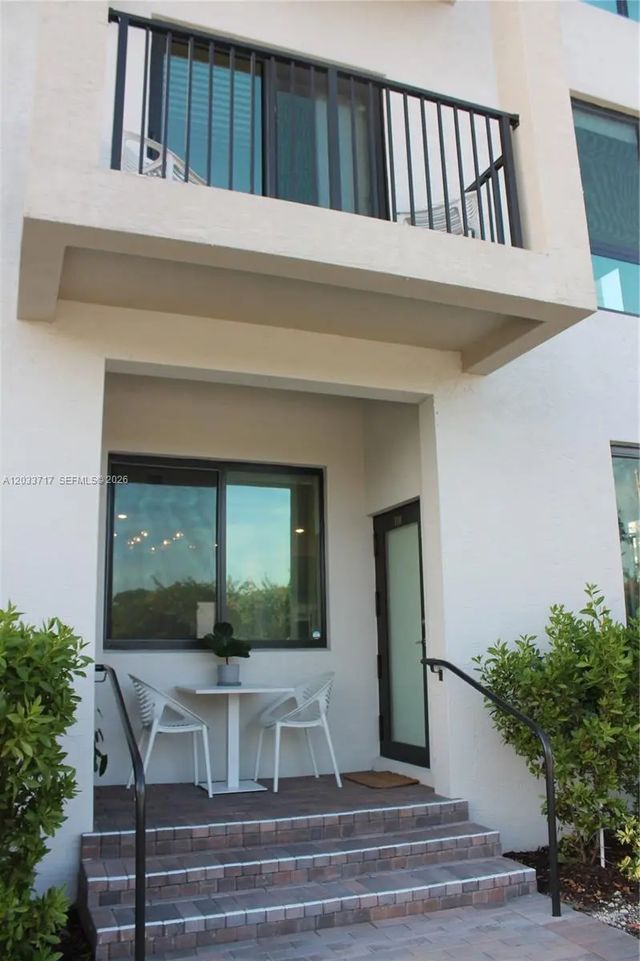 8265 Nw 41 Street #c-110, Doral
