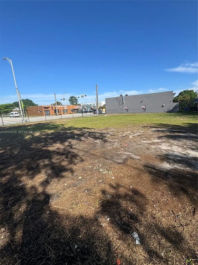 5851 Nw 17th Avenue, Miami