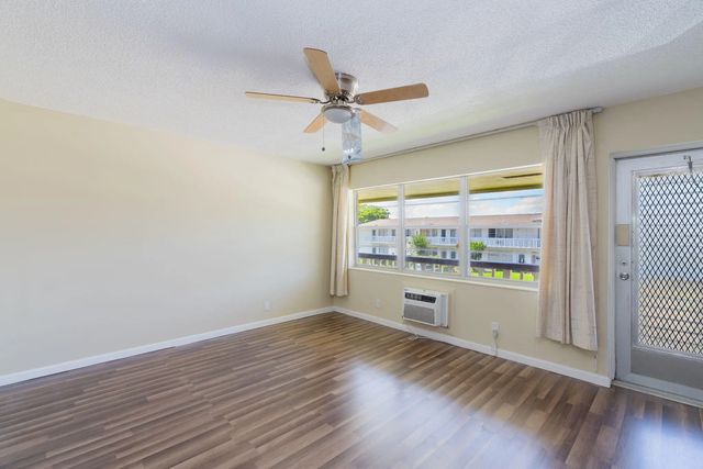 2 of 28 - 77 Kingswood, West Palm Beach, FL