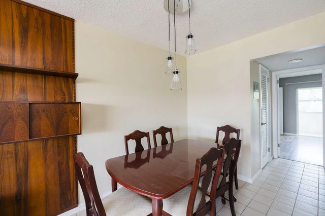 4 of 28 - 77 Kingswood, West Palm Beach, FL