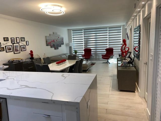 4 of 10 - 5601 Collins Avenue #622, Miami Beach, FL