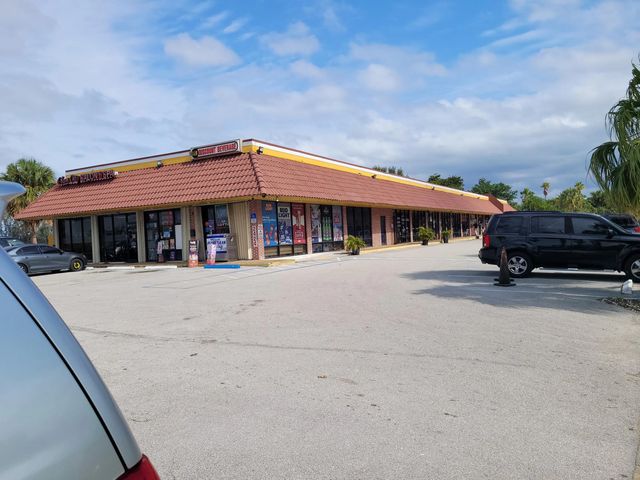 4 of 5 - 2424 N Congress Avenue #n, West Palm Beach, FL