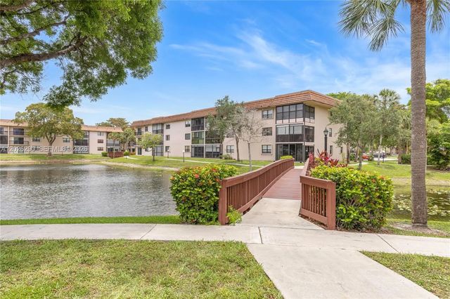 4950 E Sabal Palm Boulevard #106, Tamarac