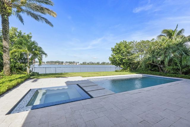8685 Parkland Bay Drive, Parkland