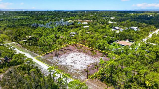 4 of 13 - 15093 Martinique Way, Bokeelia, FL