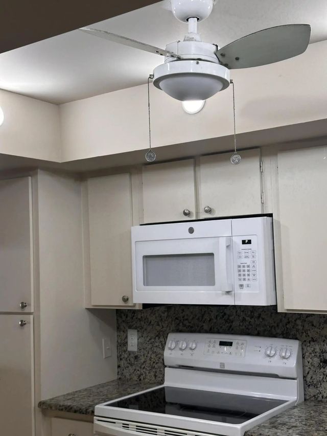 4 of 25 - 3212 Strawflower Way #204, Lake Worth, FL