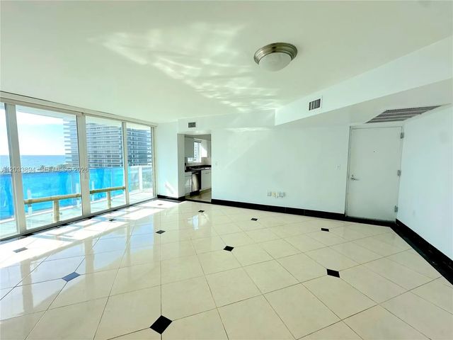 2 of 23 - 5900 Collins Avenue #906, Miami Beach, FL