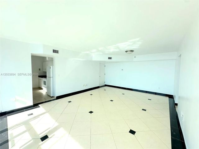 3 of 23 - 5900 Collins Avenue #906, Miami Beach, FL