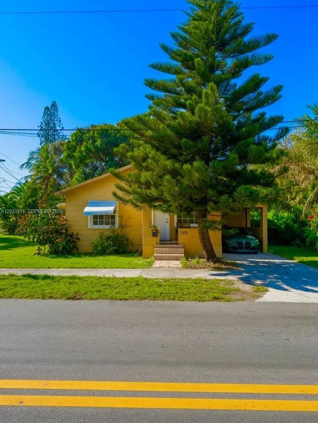 2 of 20 - 1100 N 24th Avenue, Hollywood, FL