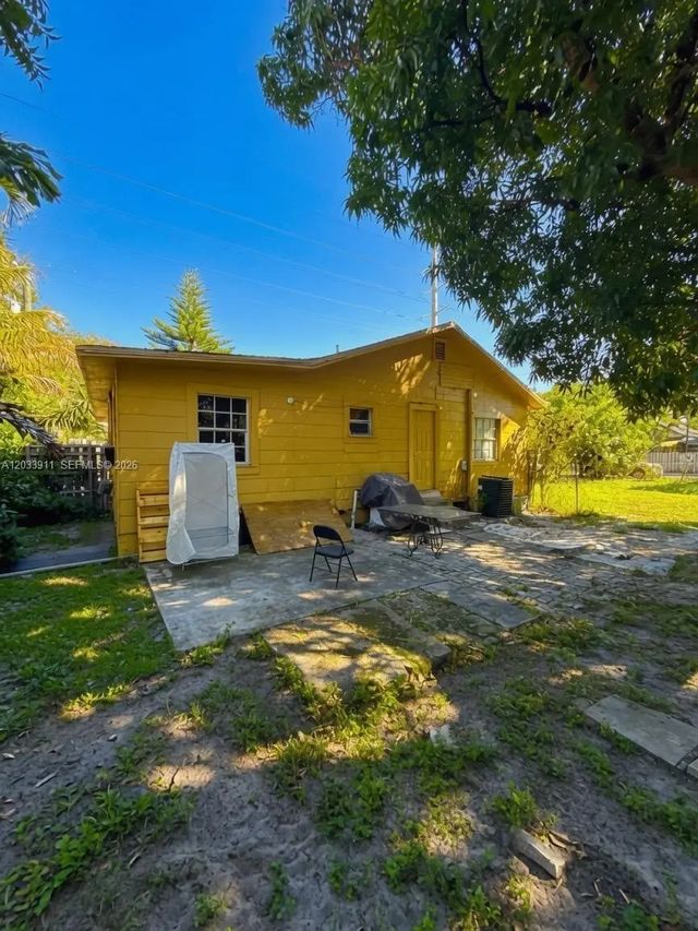 4 of 20 - 1100 N 24th Avenue, Hollywood, FL