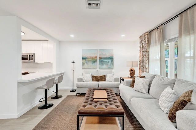 2 of 43 - 207 Salisbury I, West Palm Beach, FL