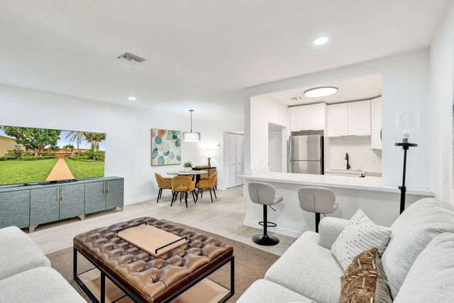 4 of 43 - 207 Salisbury I, West Palm Beach, FL