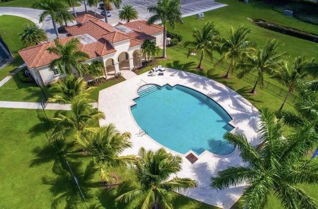 4 of 7 - 163 Se Via Lago Garda, Port St. Lucie, FL