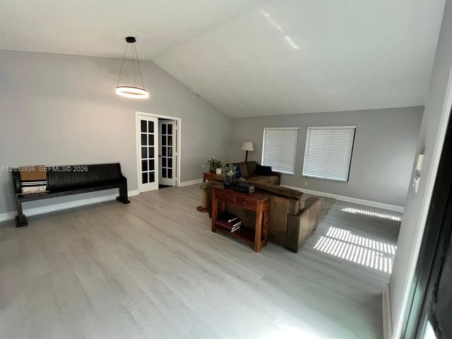 5 of 16 - 3931 Sw 84th Terrace, Davie, FL