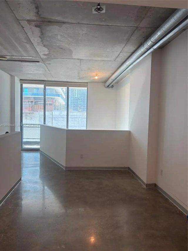 3 of 12 - 690 Sw 1st Court #1212, Miami, FL
