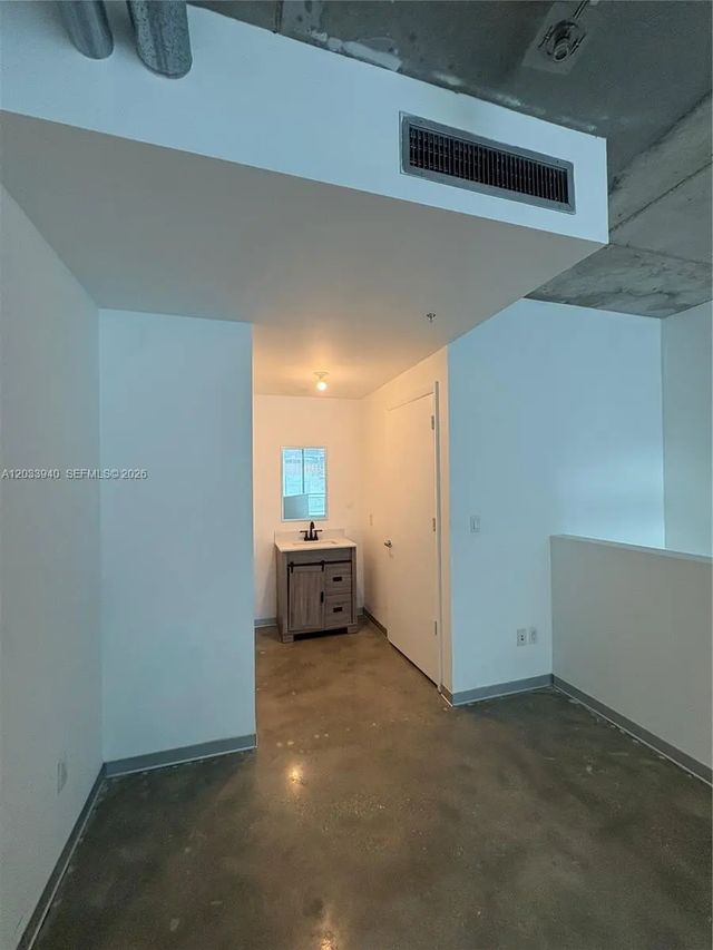 4 of 12 - 690 Sw 1st Court #1212, Miami, FL