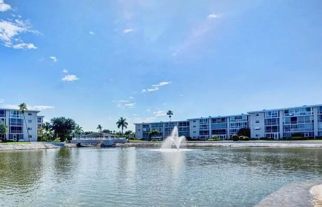 3 of 17 - 2855 S Garden Dr Drive S #203, Palm Springs, FL