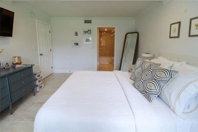 4 of 40 - 7797 Golf Circle Drive #208j, Margate, FL