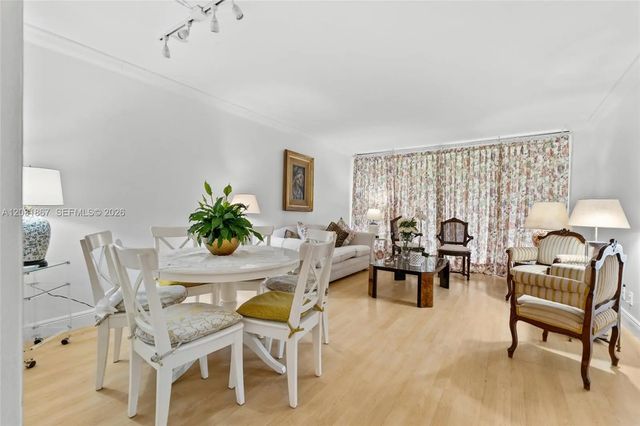 5 of 19 - 20400 Country Club Drive #203, Aventura, FL