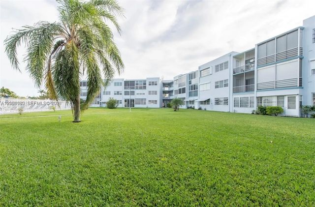 2200 Park Lane #105, Hollywood