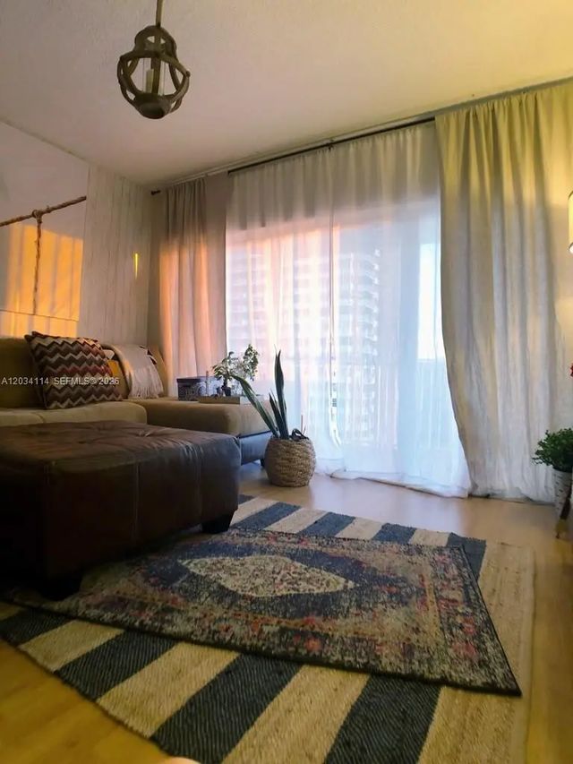 4 of 22 - 1965 S Ocean Drive #11k, Hallandale Beach, FL