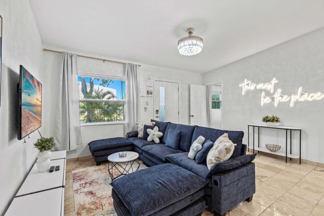 2 of 27 - 1812 Sw 9th Street, Fort Lauderdale, FL