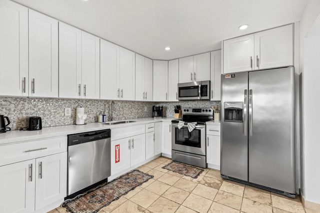 4 of 27 - 1812 Sw 9th Street, Fort Lauderdale, FL