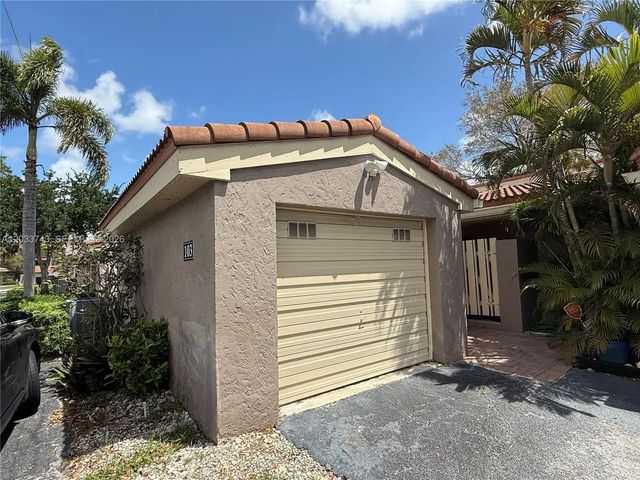 103 Tweedbrook Lane #101, Hollywood