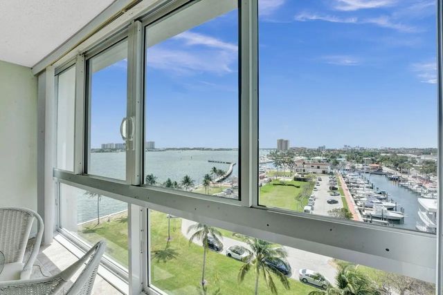 301 Lake Shore Drive #809, Lake Park