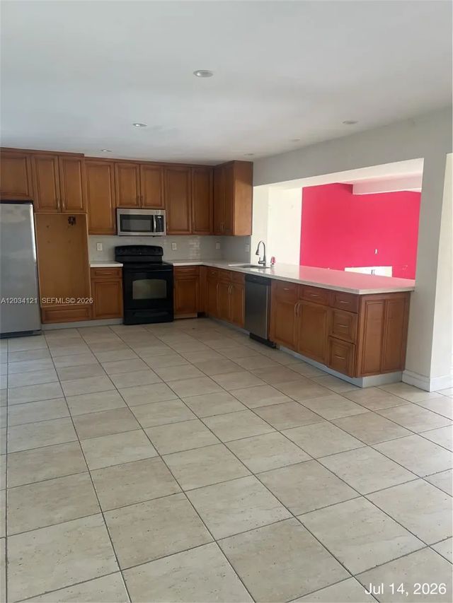 18715 Ne 18th Avenue, Miami