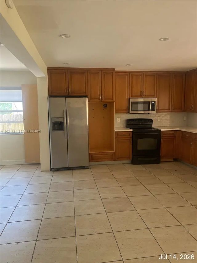 4 of 51 - 18715 Ne 18th Avenue, Miami, FL