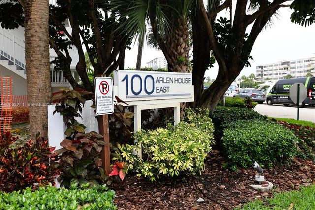 4 of 98 - 100 Bayview Drive #527, Sunny Isles Beach, FL