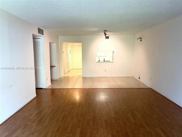 5 of 35 - 16171 Blatt Boulevard #212, Weston, FL