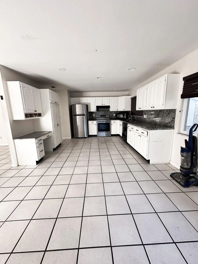 4 of 15 - 410 Sw Kentwood Road, Port St. Lucie, FL