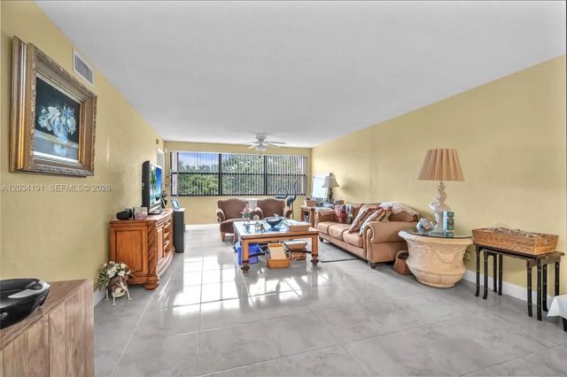 4 of 24 - 10400 Nw 30th Court #305, Sunrise, FL