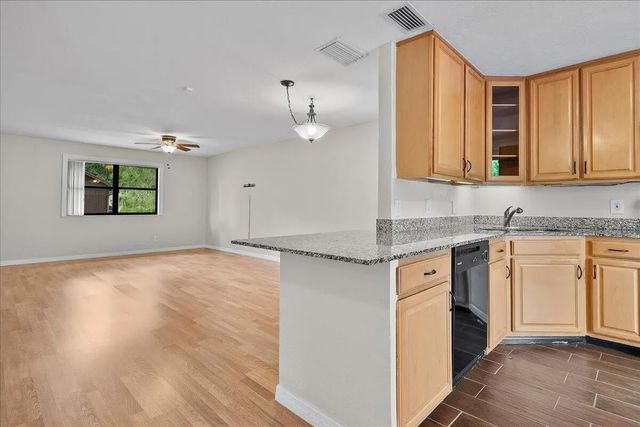 3 of 35 - 325 Pennington Court, Royal Palm Beach, FL