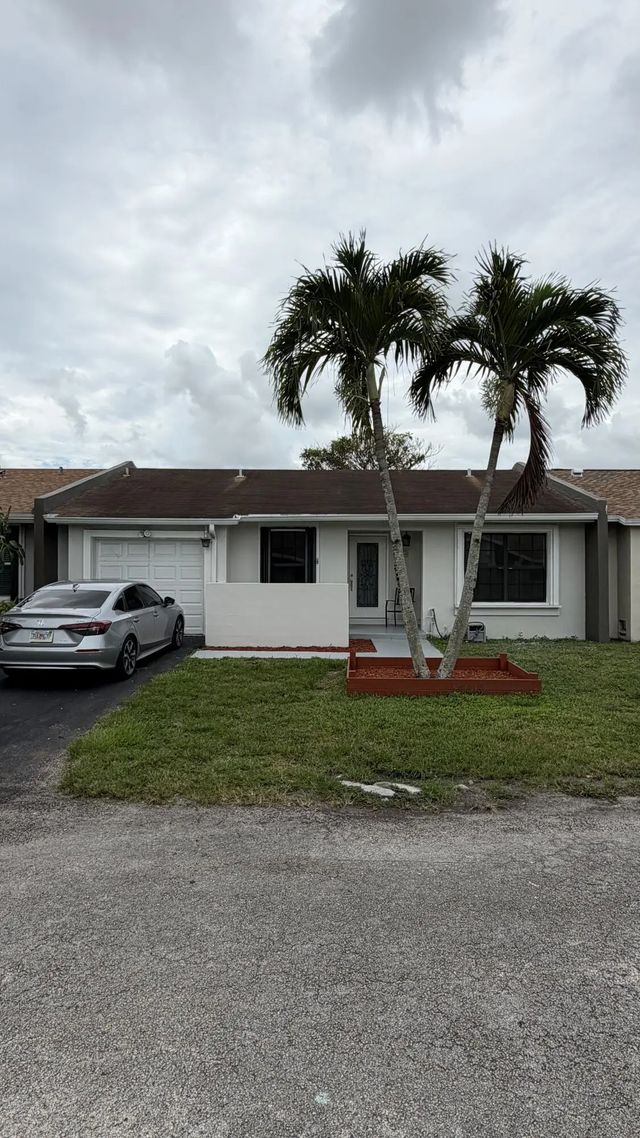 4 of 59 - 5460 S Lakewood Cir S S #c, Margate, FL