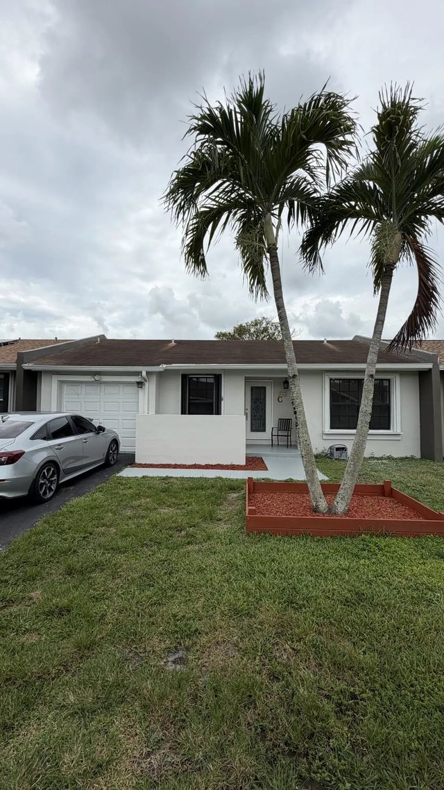 5 of 59 - 5460 S Lakewood Cir S S #c, Margate, FL