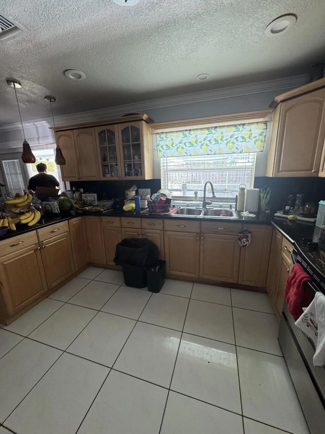 5 of 13 - 6280 Sw 4th Street, Margate, FL