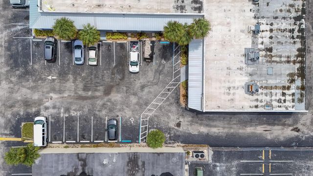 3 of 13 - 2450 W Oakland Park Boulevard, Oakland Park, FL