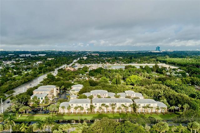 3 of 37 - 4649 Sw 75th Way, Davie, FL