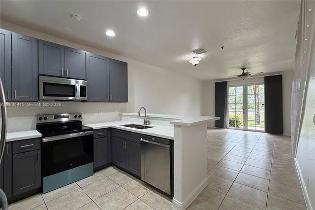 5 of 37 - 4649 Sw 75th Way, Davie, FL