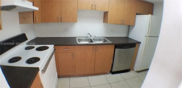 4 of 21 - 13700 Ne 6th Avenue #113, North Miami, FL
