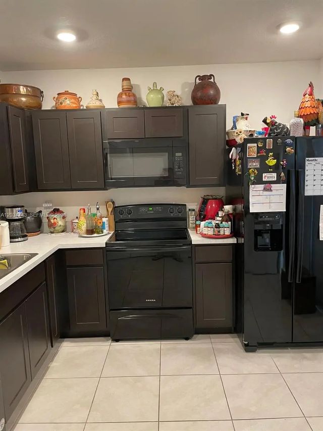 4 of 21 - 556 Ne 5th Street, Florida City, FL