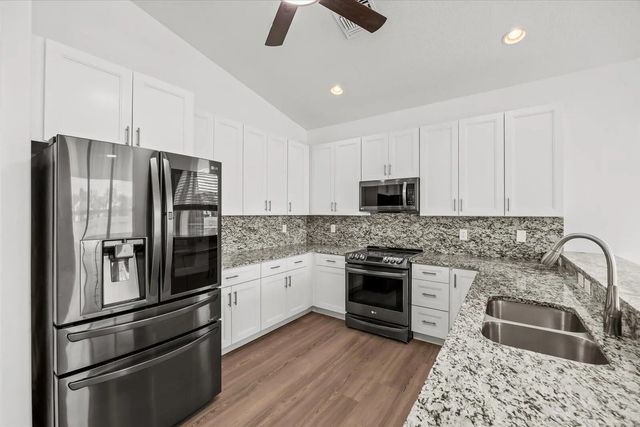 5 of 49 - 7558 Tarpon Cove Circle, Lake Worth, FL