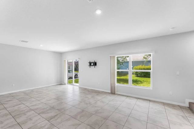4 of 39 - 3351 Liberty Square Way, Fort Pierce, FL