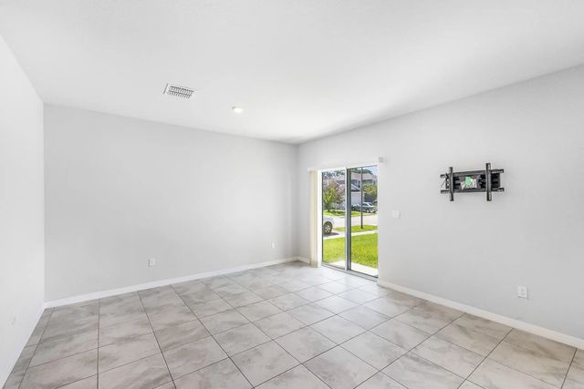 5 of 39 - 3351 Liberty Square Way, Fort Pierce, FL